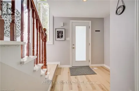 35 Camrose Court Kitchener ON N2M 5J3