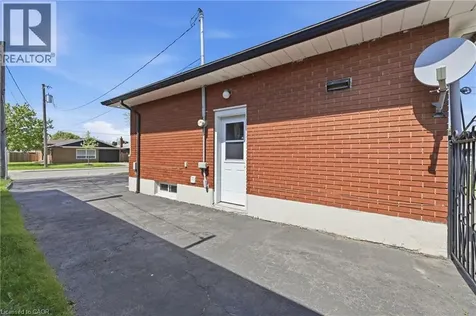 168 Nugent Drive Hamilton ON L8H 2N4
