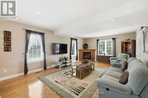 4 Coryell Street Scugog ON L0C 1G0