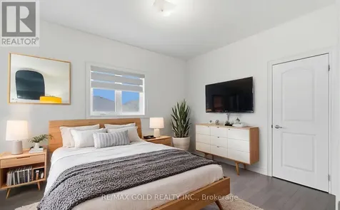 32 Dotchson Avenue Caledon ON L7C 4G6