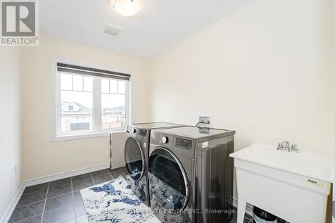 22 Oaktree Drive Haldimand ON N3W 0E6