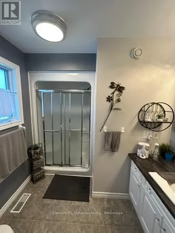 8 Kentucky Avenue Wasaga Beach ON L9Z 3A8