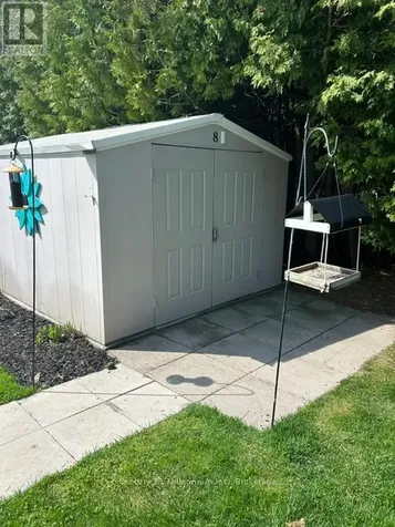 8 Kentucky Avenue Wasaga Beach ON L9Z 3A8