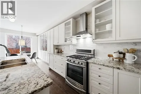 2466 Village Common Oakville ON L6M 0S2