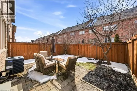 2466 Village Common Oakville ON L6M 0S2