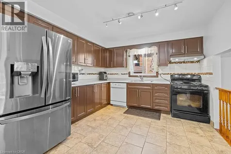 140 Solomon Crescent Hamilton ON L8W 2G7