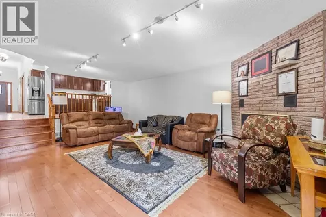 140 Solomon Crescent Hamilton ON L8W 2G7
