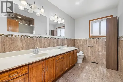 140 Solomon Crescent Hamilton ON L8W 2G7