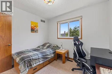 140 Solomon Crescent Hamilton ON L8W 2G7