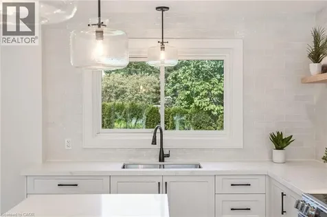2347 Tweedsmuir Court Burlington ON L7P 4K9