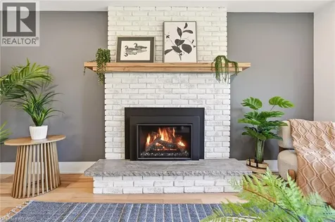 2347 Tweedsmuir Court Burlington ON L7P 4K9