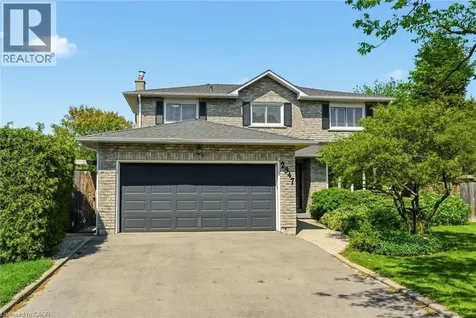 2347 Tweedsmuir Court Burlington ON L7P 4K9