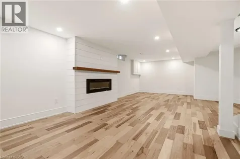 2347 Tweedsmuir Court Burlington ON L7P 4K9