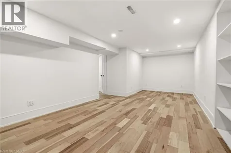2347 Tweedsmuir Court Burlington ON L7P 4K9