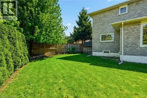 2347 Tweedsmuir Court Burlington ON L7P 4K9