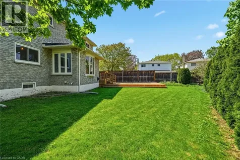 2347 Tweedsmuir Court Burlington ON L7P 4K9