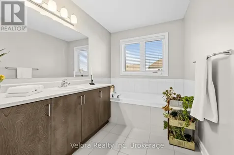 352 Warmstone Drive Ottawa ON K2S 0W3