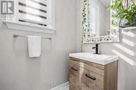 352 Warmstone Drive Ottawa ON K2S 0W3