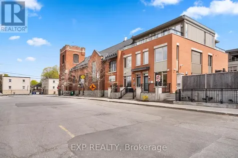 360 Ravenhill Avenue East Ottawa ON K2A 1S5