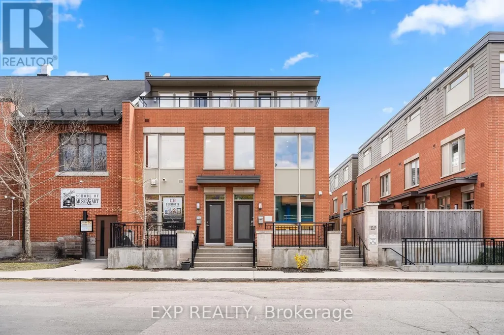 360 Ravenhill Avenue East Ottawa ON K2A 1S5