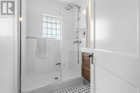 135 Clarendon Avenue Ottawa ON K1Y 0R4