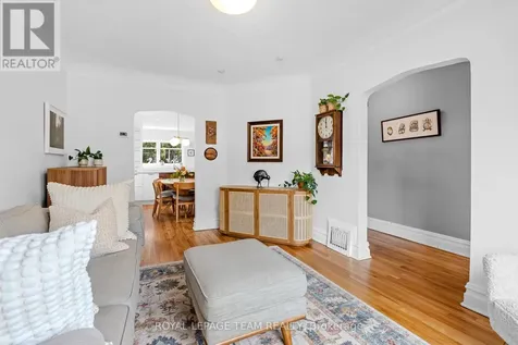 135 Clarendon Avenue Ottawa ON K1Y 0R4