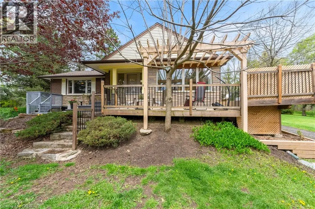 569 Crane Court Burlington ON L7P 4Y8