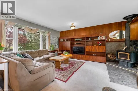 569 Crane Court Burlington ON L7P 4Y8