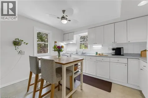 569 Crane Court Burlington ON L7P 4Y8