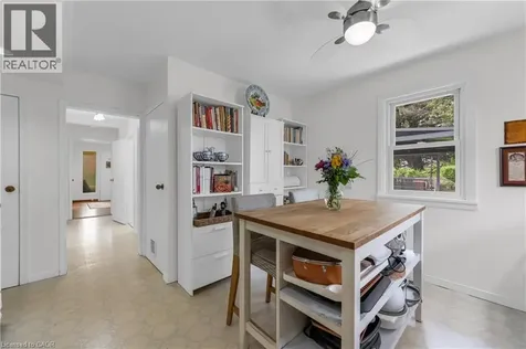 569 Crane Court Burlington ON L7P 4Y8