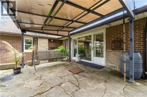 569 Crane Court Burlington ON L7P 4Y8