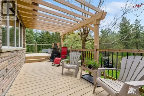 569 Crane Court Burlington ON L7P 4Y8