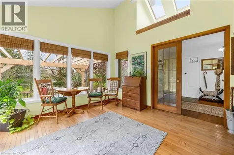 569 Crane Court Burlington ON L7P 4Y8