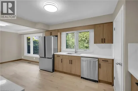 626 Iroquois Avenue Ancaster ON L9G 3B4