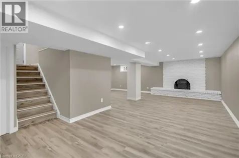 626 Iroquois Avenue Ancaster ON L9G 3B4