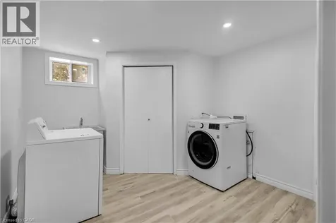 626 Iroquois Avenue Ancaster ON L9G 3B4