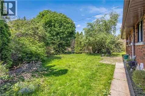 626 Iroquois Avenue Ancaster ON L9G 3B4