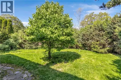 626 Iroquois Avenue Ancaster ON L9G 3B4