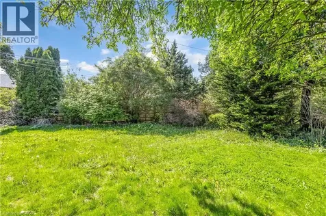 626 Iroquois Avenue Ancaster ON L9G 3B4