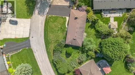 626 Iroquois Avenue Ancaster ON L9G 3B4