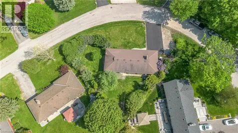 626 Iroquois Avenue Ancaster ON L9G 3B4