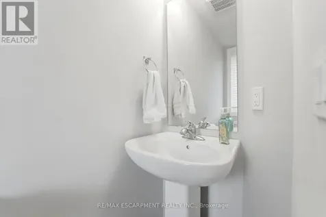 104 Laguna Village Crescent Hamilton ON L0R 1P0