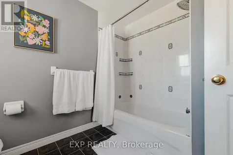113 Hollyridge Crescent Kitchener ON N2N 3N5