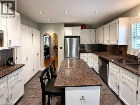 123 South Drive St. Catharines ON L2R 4W1