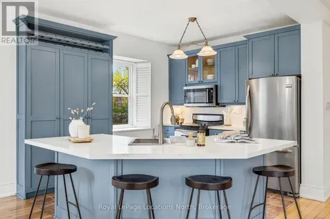 562 Cameron Street Collingwood ON L9Y 2J3