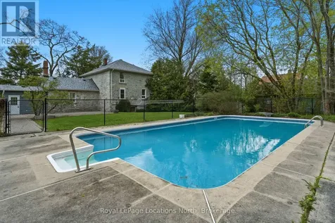 562 Cameron Street Collingwood ON L9Y 2J3