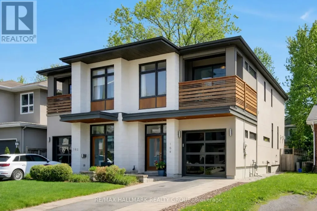 164 Geoffrey Street Ottawa ON K1Z 7A8