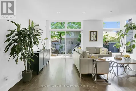 164 Geoffrey Street Ottawa ON K1Z 7A8