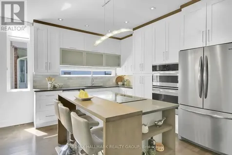 164 Geoffrey Street Ottawa ON K1Z 7A8