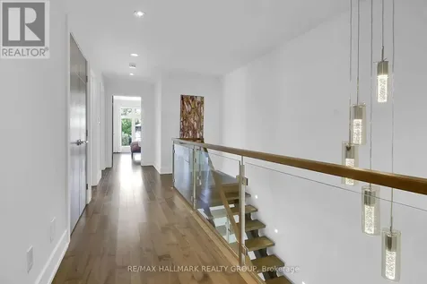 164 Geoffrey Street Ottawa ON K1Z 7A8